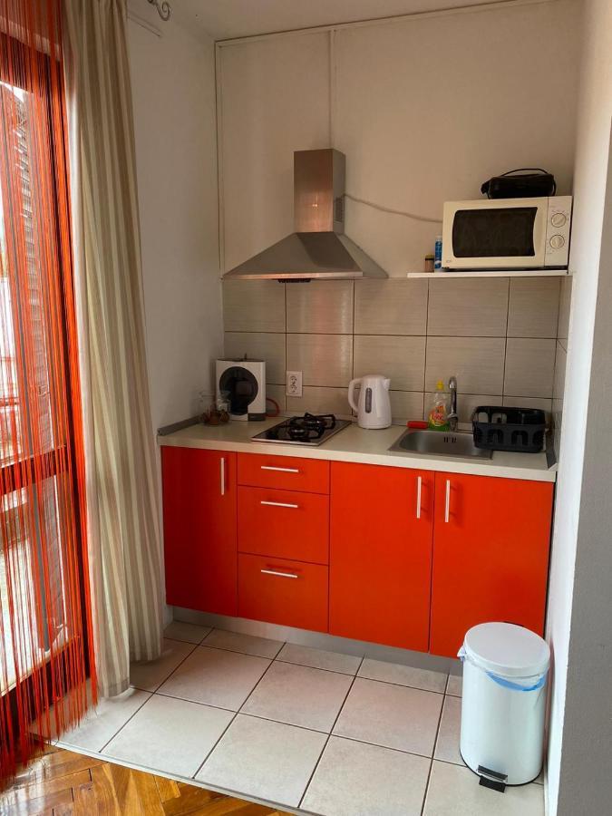 Apartmani Dana ซูโกชัน ภายนอก รูปภาพ