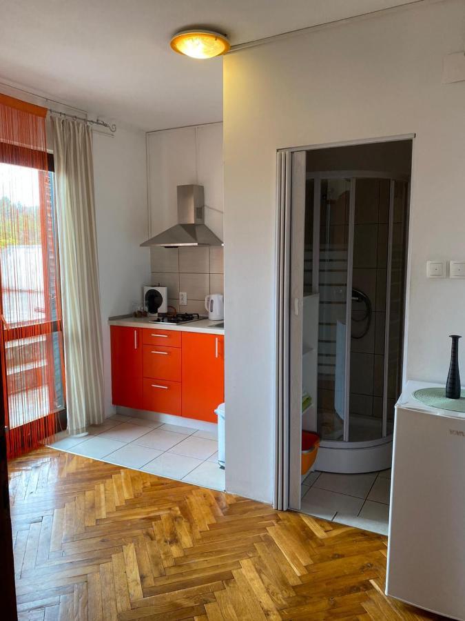Apartmani Dana ซูโกชัน ภายนอก รูปภาพ