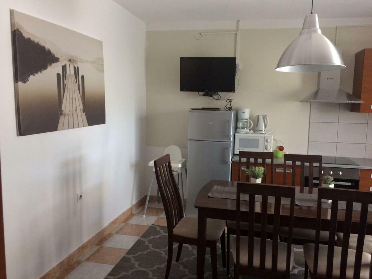 Apartmani Dana ซูโกชัน ภายนอก รูปภาพ