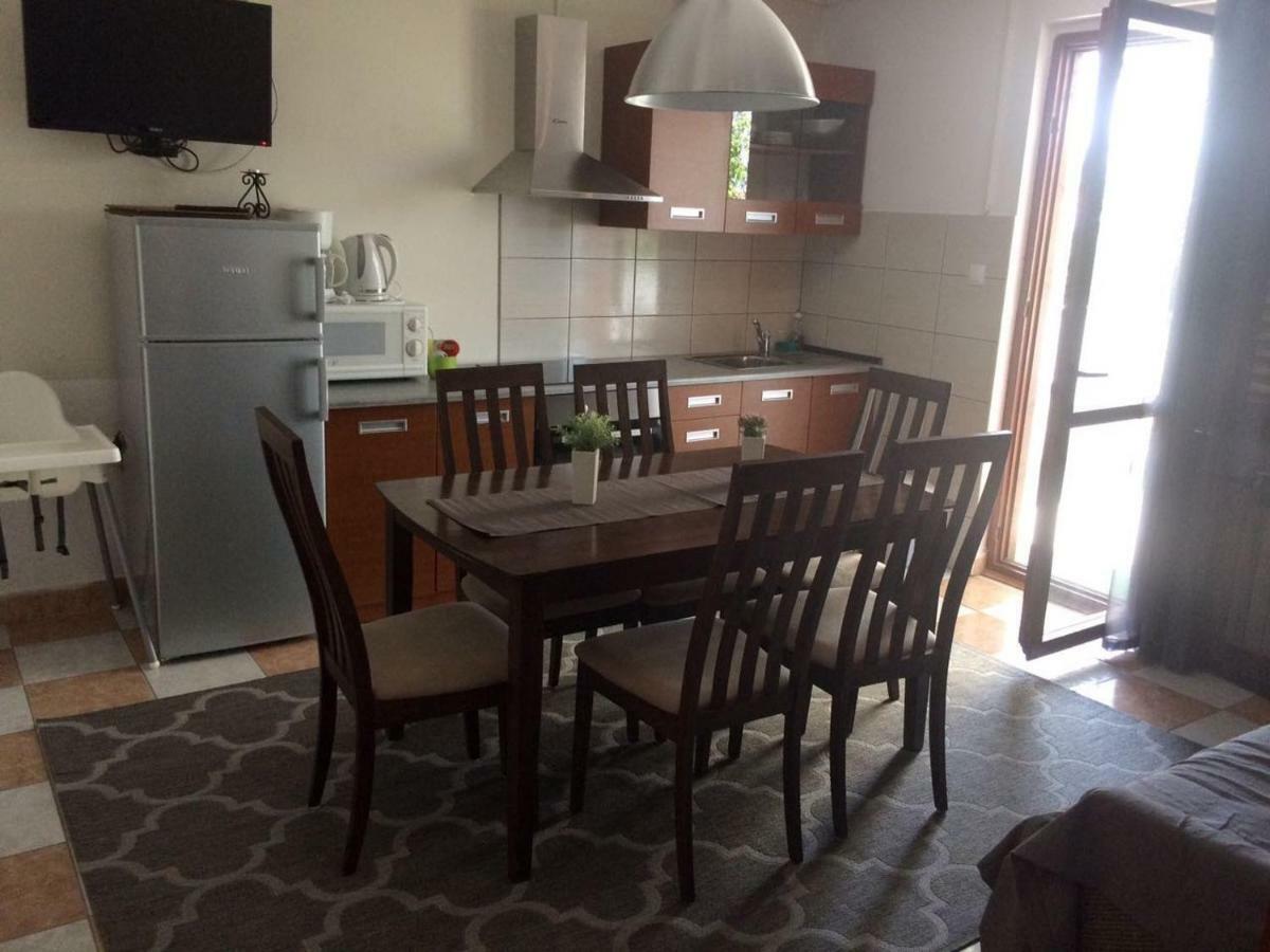 Apartmani Dana ซูโกชัน ภายนอก รูปภาพ