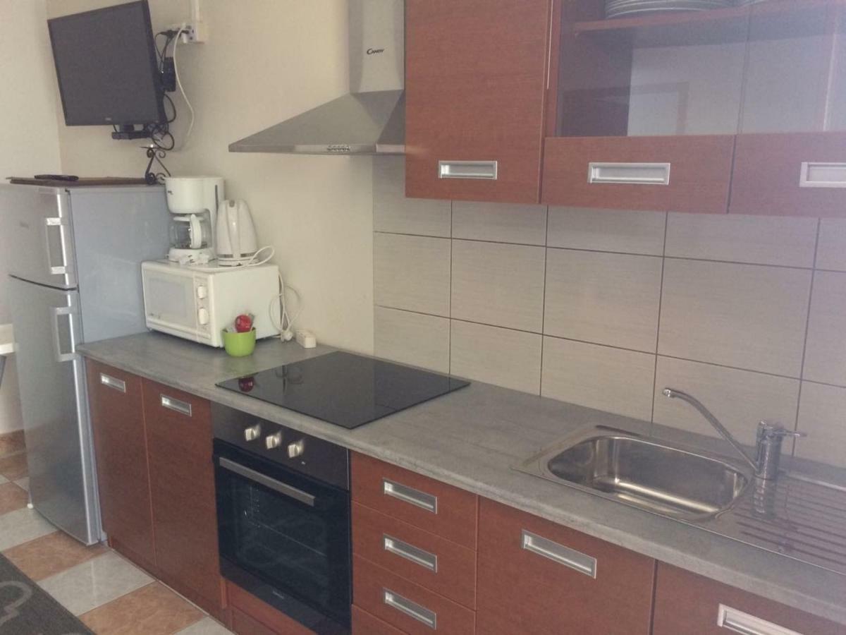 Apartmani Dana ซูโกชัน ภายนอก รูปภาพ
