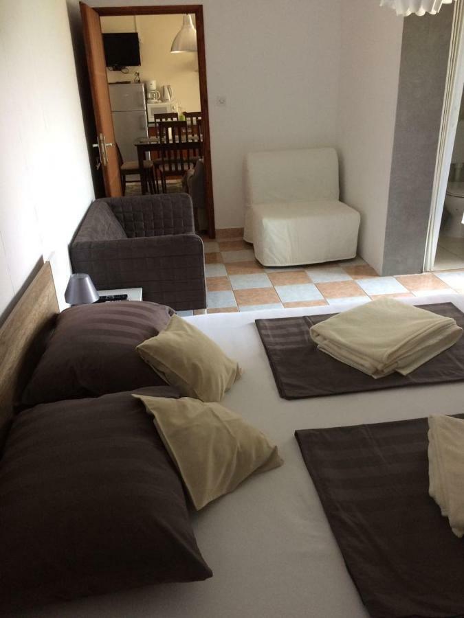 Apartmani Dana ซูโกชัน ภายนอก รูปภาพ