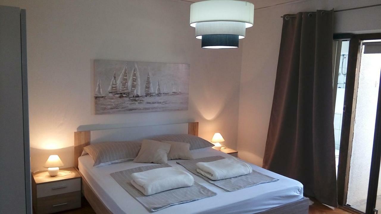 Apartmani Dana ซูโกชัน ภายนอก รูปภาพ