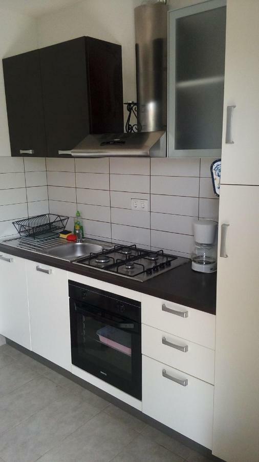 Apartmani Dana ซูโกชัน ภายนอก รูปภาพ
