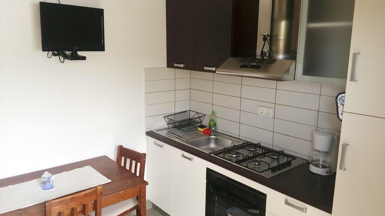 Apartmani Dana ซูโกชัน ภายนอก รูปภาพ