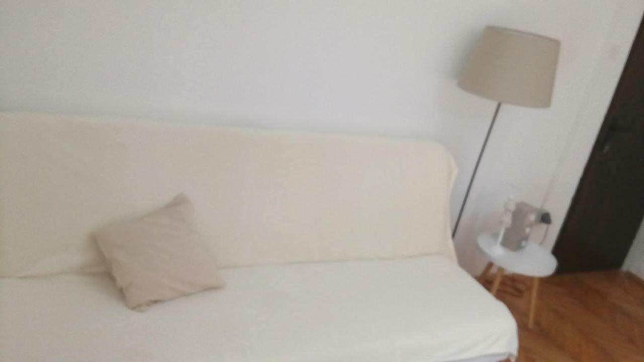 Apartmani Dana ซูโกชัน ภายนอก รูปภาพ