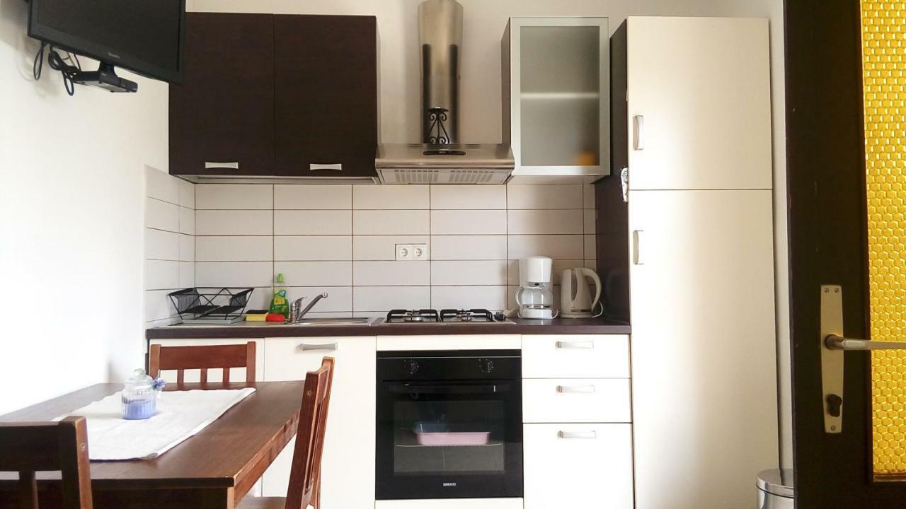 Apartmani Dana ซูโกชัน ภายนอก รูปภาพ