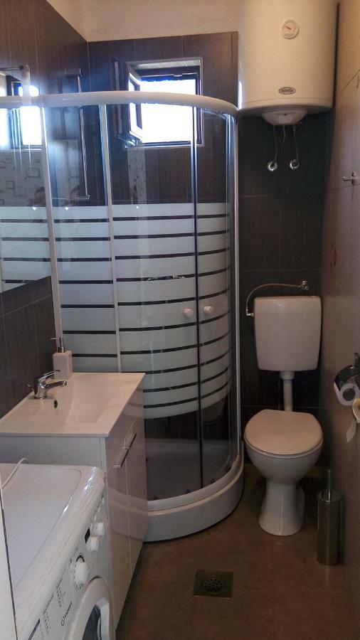 Apartmani Dana ซูโกชัน ภายนอก รูปภาพ